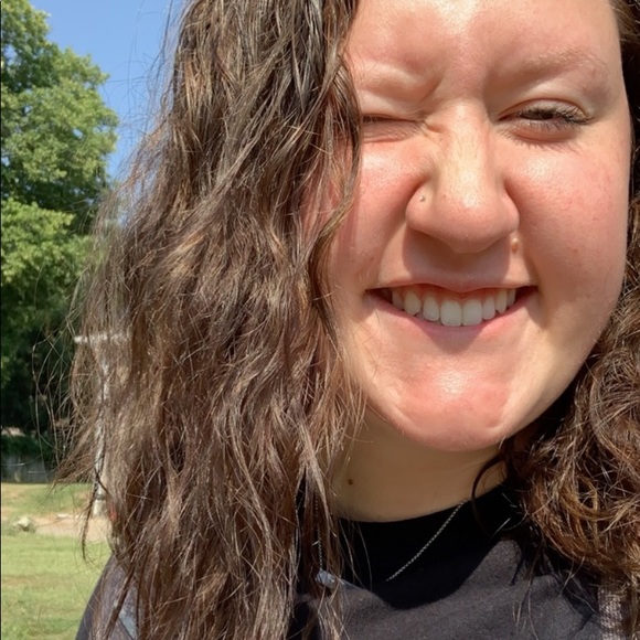 Meet your Posher, Amber - Picture 4 of 4